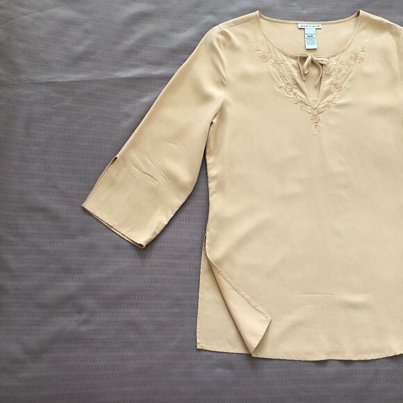 Butter Beige Kaftan Style Silk Blouse - Picture 4 of 10